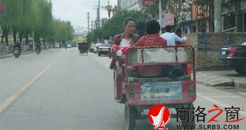 年輕媽媽，這車你也敢坐嗎？