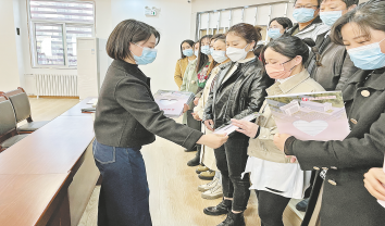 關(guān)愛婦女同胞 推動(dòng)持續(xù)發(fā)展