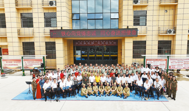 軍民魚(yú)水情 文化進(jìn)軍營(yíng)