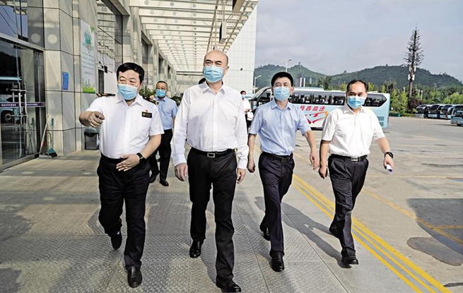 劉國中:從嚴從緊加強疫情防控 毫不松懈抓好防汛救災