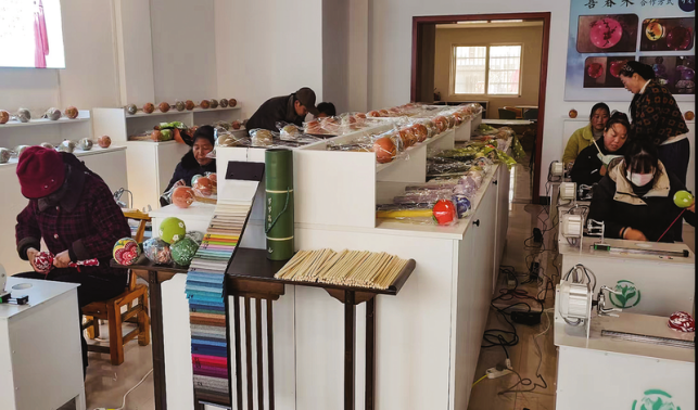 一把養(yǎng)生錘 一條致富路