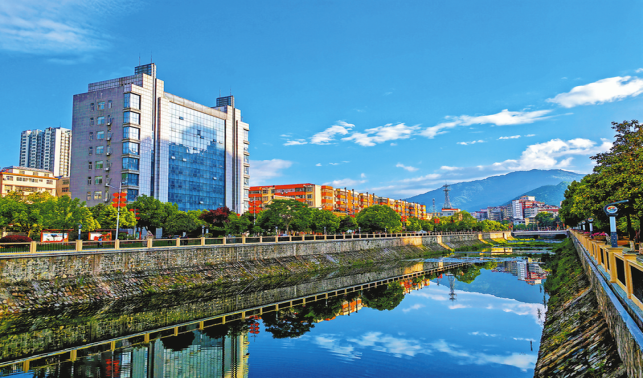 開拓創(chuàng)新啟華章    “五美商南”繪畫卷