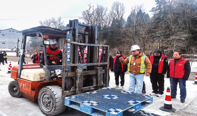 就業(yè)“前置”解憂 服務(wù)“春風(fēng)”暖心