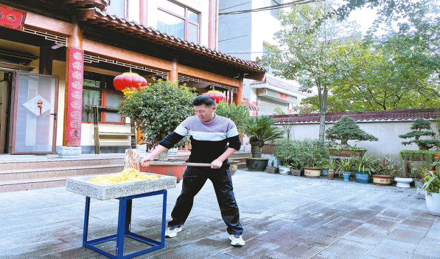 洋芋糍粑里的新年景