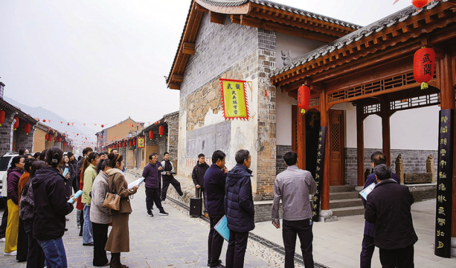武關(guān)鎮(zhèn)培育專業(yè)講解隊(duì)伍加快古城保護(hù)開(kāi)發(fā)