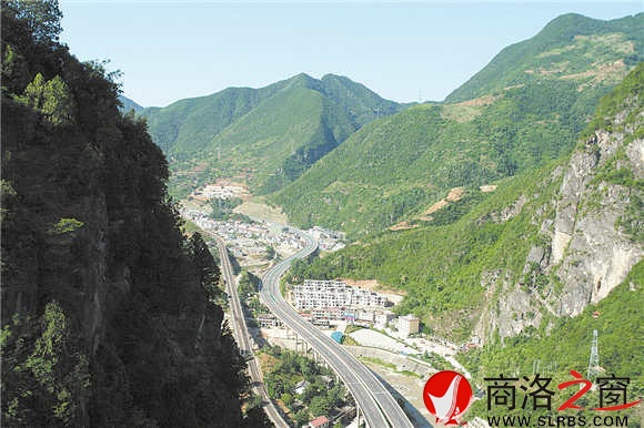 交通便捷，環(huán)境優(yōu)美的石甕子全景。