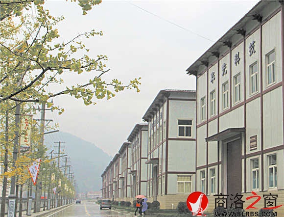 規(guī)模宏大的工業(yè)孵化園，讓云鎮(zhèn)村村民在家門口就能打工掙錢。