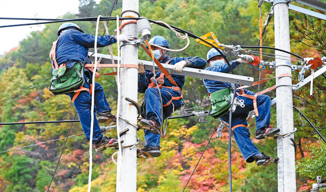 電網(wǎng)檢修大會戰(zhàn) 迎峰度冬強(qiáng)保障