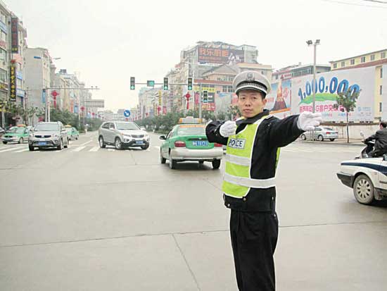 櫛風(fēng)沐雨協(xié)警情