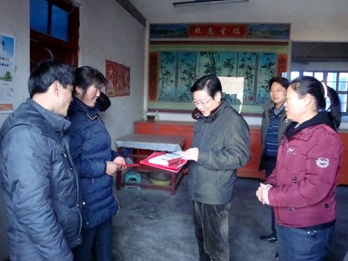 洛南:寒冬送暖情義長