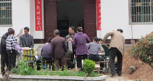 商南：小香菇開出幸?；?>
        <div   id=