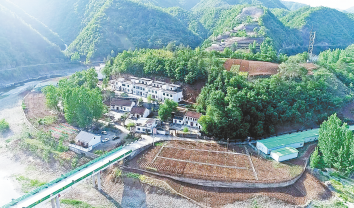 山水惹人醉 美景撲面來(lái)