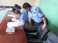 商洛山陽管理所：考核路政人員業(yè)務(wù)（圖）