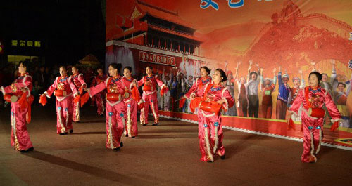 丹鳳舉辦“喜慶十八大 堅(jiān)定跟黨走”專場(chǎng)文藝晚會(huì)