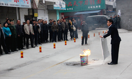 市商務局開展“市直商務系統(tǒng)消防安全演練”