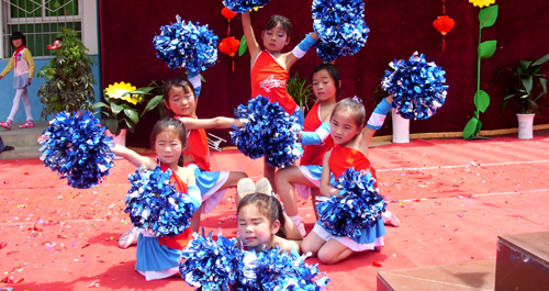 商州區(qū)金陵寺中心小學(xué)歡慶六一兒童節(jié)