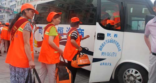 商南縣歡送10名“環(huán)衛(wèi)標兵”四市參觀學習