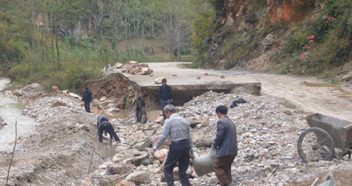 十里坪鎮(zhèn)啟動趙白路修復工程