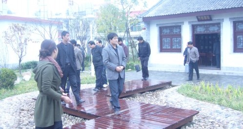 商州區(qū)孝義中學(xué)深入丹鳳縣棣花中學(xué)開展校際交流