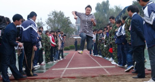 丹鳳縣職教中心舉行了2011年秋季田徑運動會