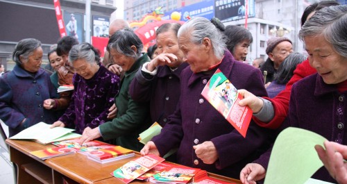 鎮(zhèn)安4.1萬名年滿60周歲的老人將按月領(lǐng)上養(yǎng)老金