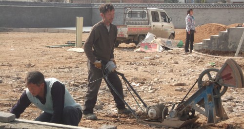 寺坡鎮(zhèn)貫徹十七屆六中全會精神全力推進(jìn)文化廣場建設(shè)