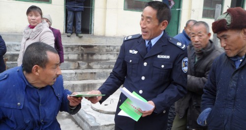 丹鳳縣庾嶺鎮(zhèn)啟動(dòng)“12·4”全國法制宣傳日系列活動(dòng)