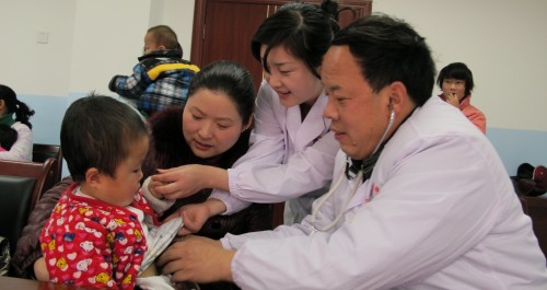 商州城關(guān)社區(qū)衛(wèi)生服務(wù)中心開展愛(ài)心體檢活動(dòng)