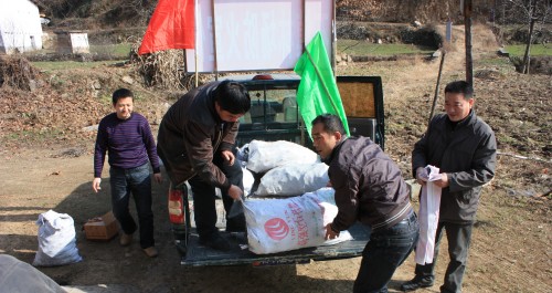 石鎮(zhèn)林場職工溫暖過冬