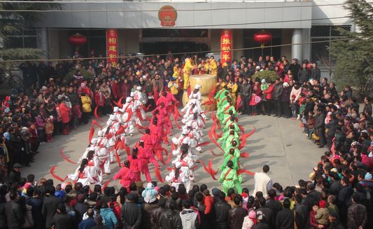 社火鬧沸洛南城