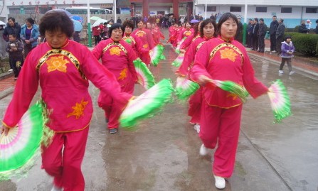 鎮(zhèn)安西川村建起了文化活動(dòng)廣場(chǎng)