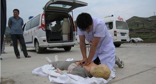 丹鳳縣急救站進行急救演練