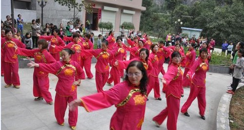 鎮(zhèn)安城鄉(xiāng)多種形式文娛活動(dòng)喜慶雙節(jié)