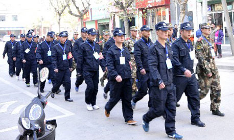 洛南組建一支近百人巡邏隊(duì)