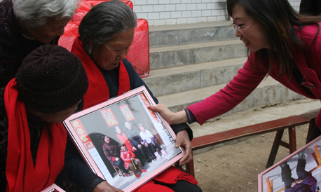 山陽縣為農(nóng)村高齡老人送溫暖