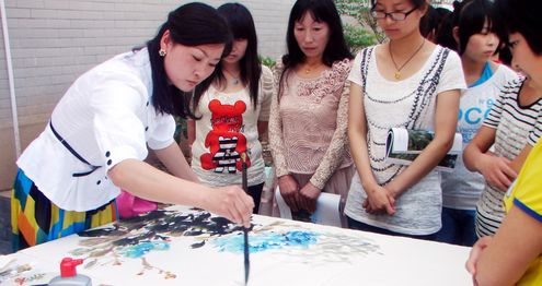 山陽政協(xié)開展送書畫下鄉(xiāng)活動(dòng)