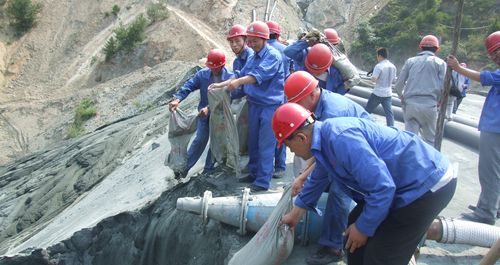 丹鳳宏巖鐵礦舉行尾礦壩安全演練