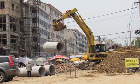 洛南加快基礎(chǔ)設(shè)施建設(shè)步伐