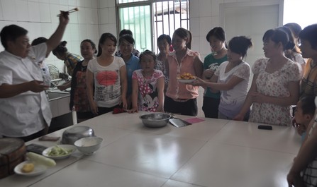 柞水東甘溝村邀請省專家開展休閑農家質量提升培訓