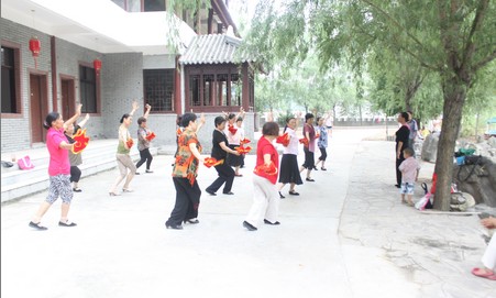 商南縣任家溝村豐富村民文化生活