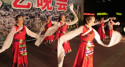 丹鳳舉辦“歡慶老年節(jié)，共筑中國夢”主題文藝晚會