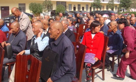 丹鳳：幫助孤寡老人溫暖過冬