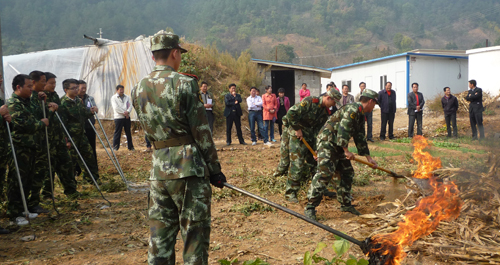 商南清油河鎮(zhèn)對鎮(zhèn)村干部進行防火知識培訓