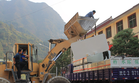 柞水石甕鎮(zhèn)安裝相關(guān)設(shè)備方便群眾倒垃圾