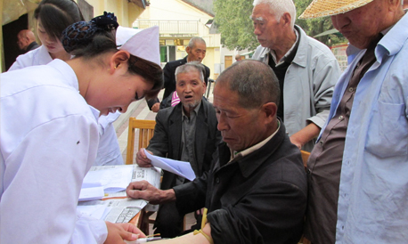 丹鳳開展“感恩行”實(shí)踐活動(dòng)