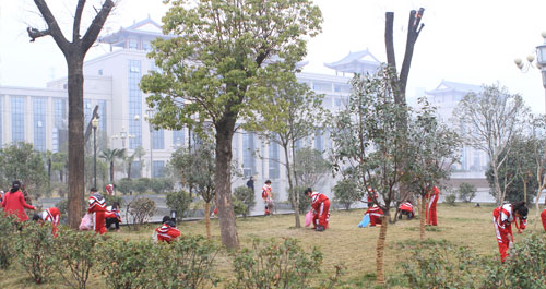 山陽(yáng)開(kāi)展學(xué)雷鋒志愿服務(wù)活動(dòng)