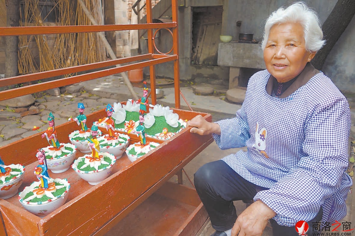 周當(dāng)群老人制作的盒子