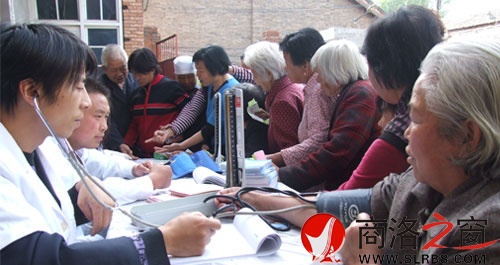 丹鳳對全縣65歲以上的老年人進(jìn)行免費(fèi)健康體檢