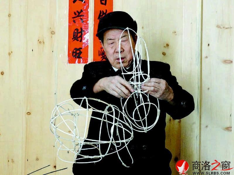 劉立偉制作花燈