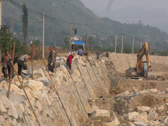 修好河堤護(hù)百姓